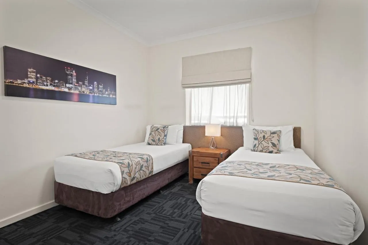 Broadwater Resort Como Perth 4*,  Avustralya