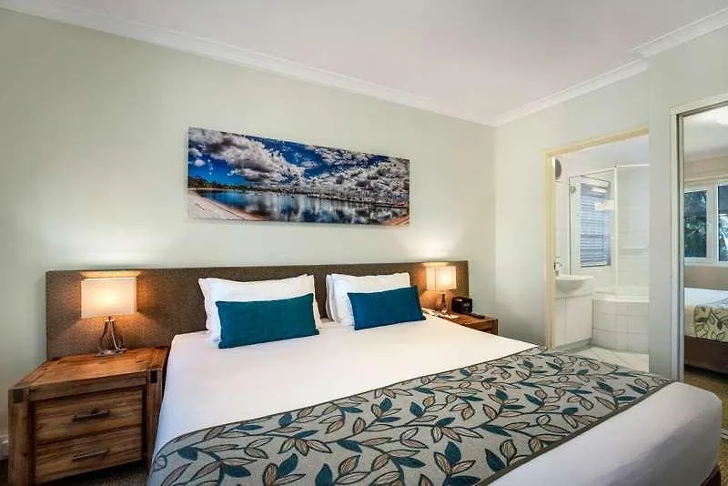 Broadwater Resort Como Perth 4*,