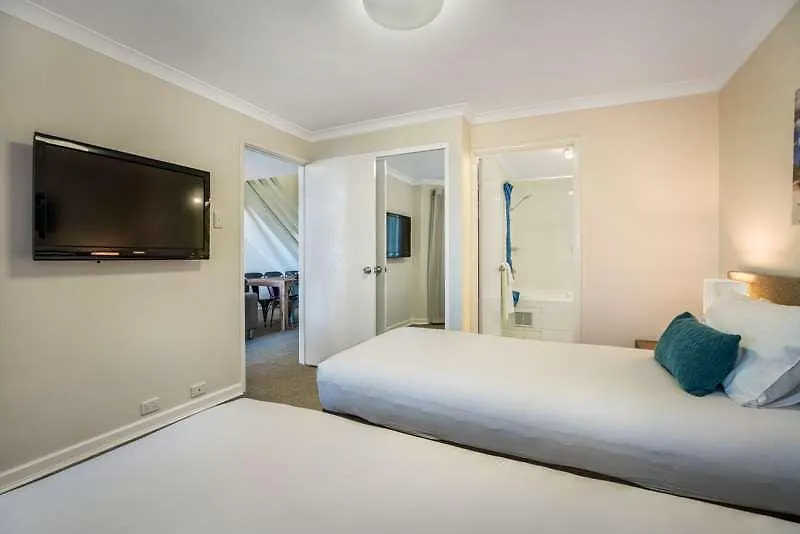 Broadwater Resort Como Perth 4*,  Avustralya