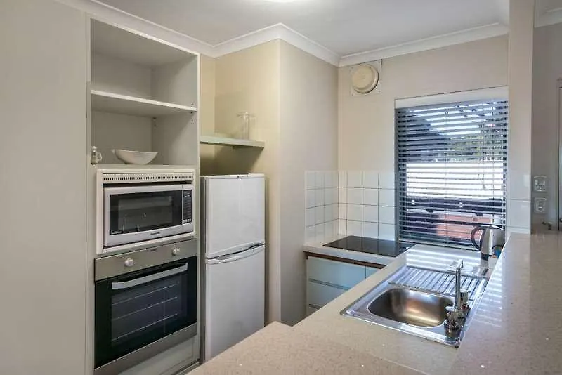 Broadwater Resort Como Perth Apart Otel