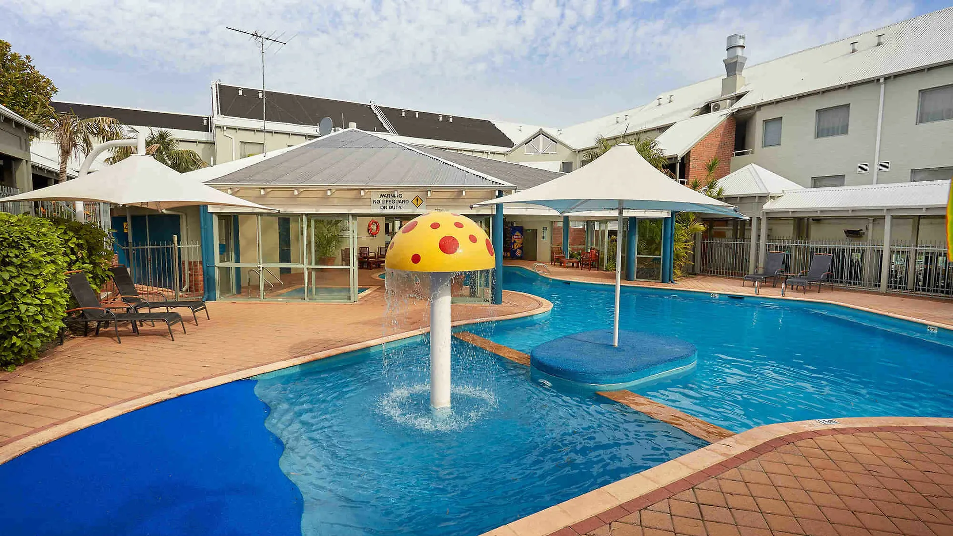 Broadwater Resort Como Perth 4*,  Avustralya